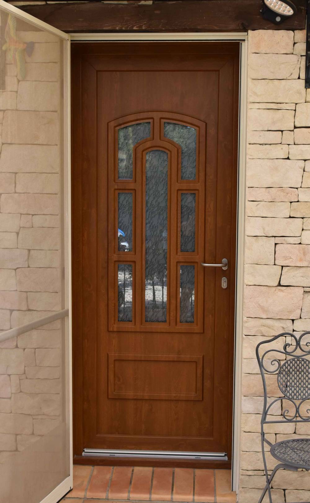 OKNO PE 105 PVC THETA S1 Chêne doré