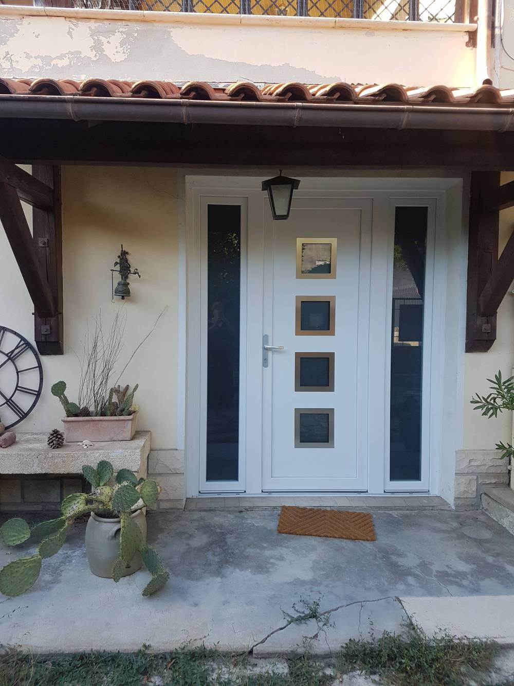 OKNO PE 105 PVC UPSILON S4 fixes latéraux vue ext