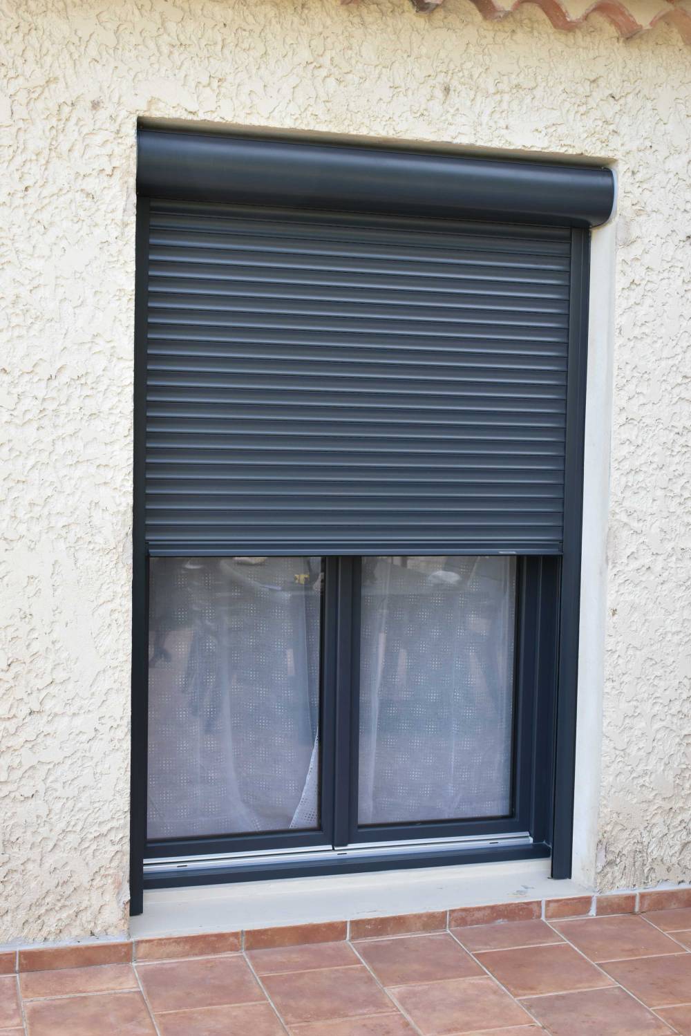 VR NOVA DESIGN gris 7016 sur PF OKNOPLAST-min